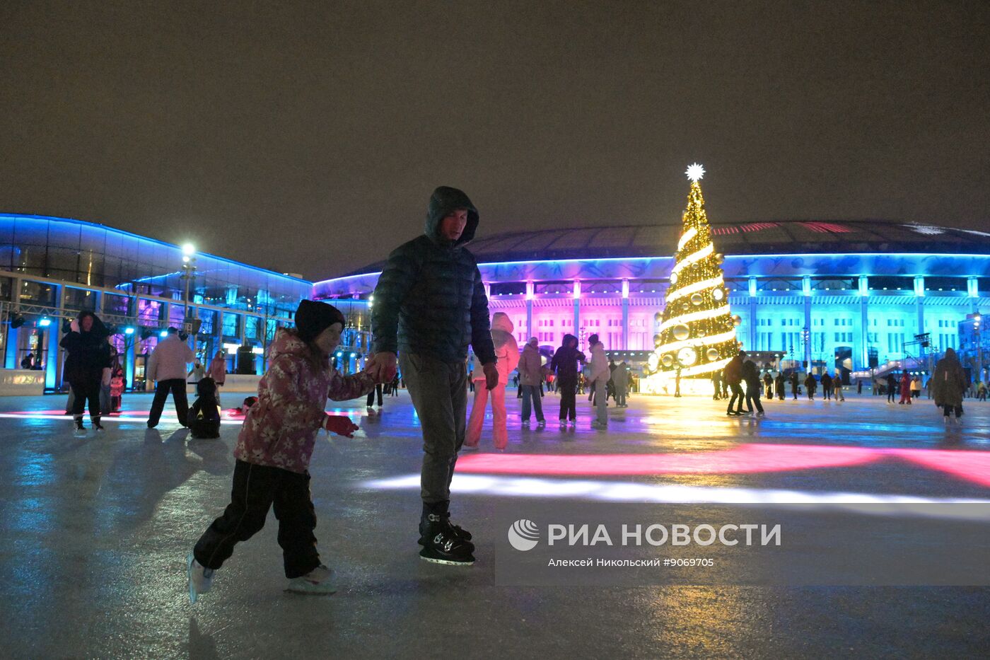 Открытие катка в "Лужниках"