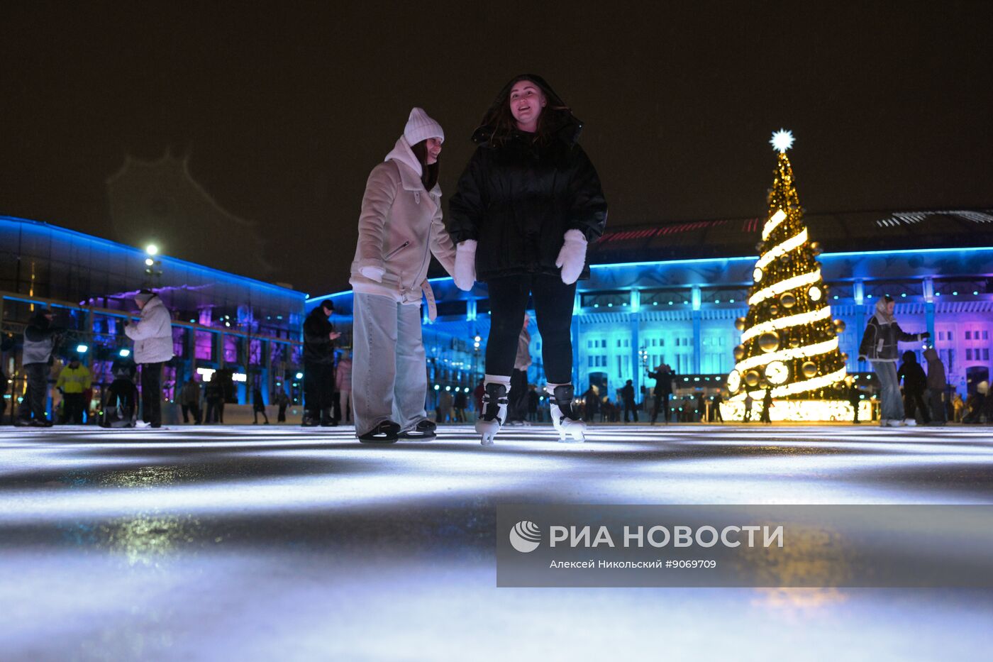 Открытие катка в "Лужниках"