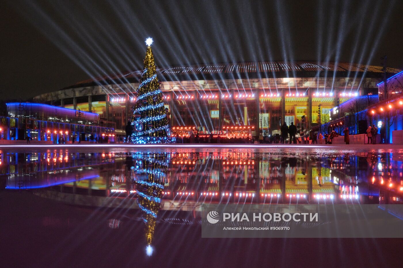 Открытие катка в "Лужниках"