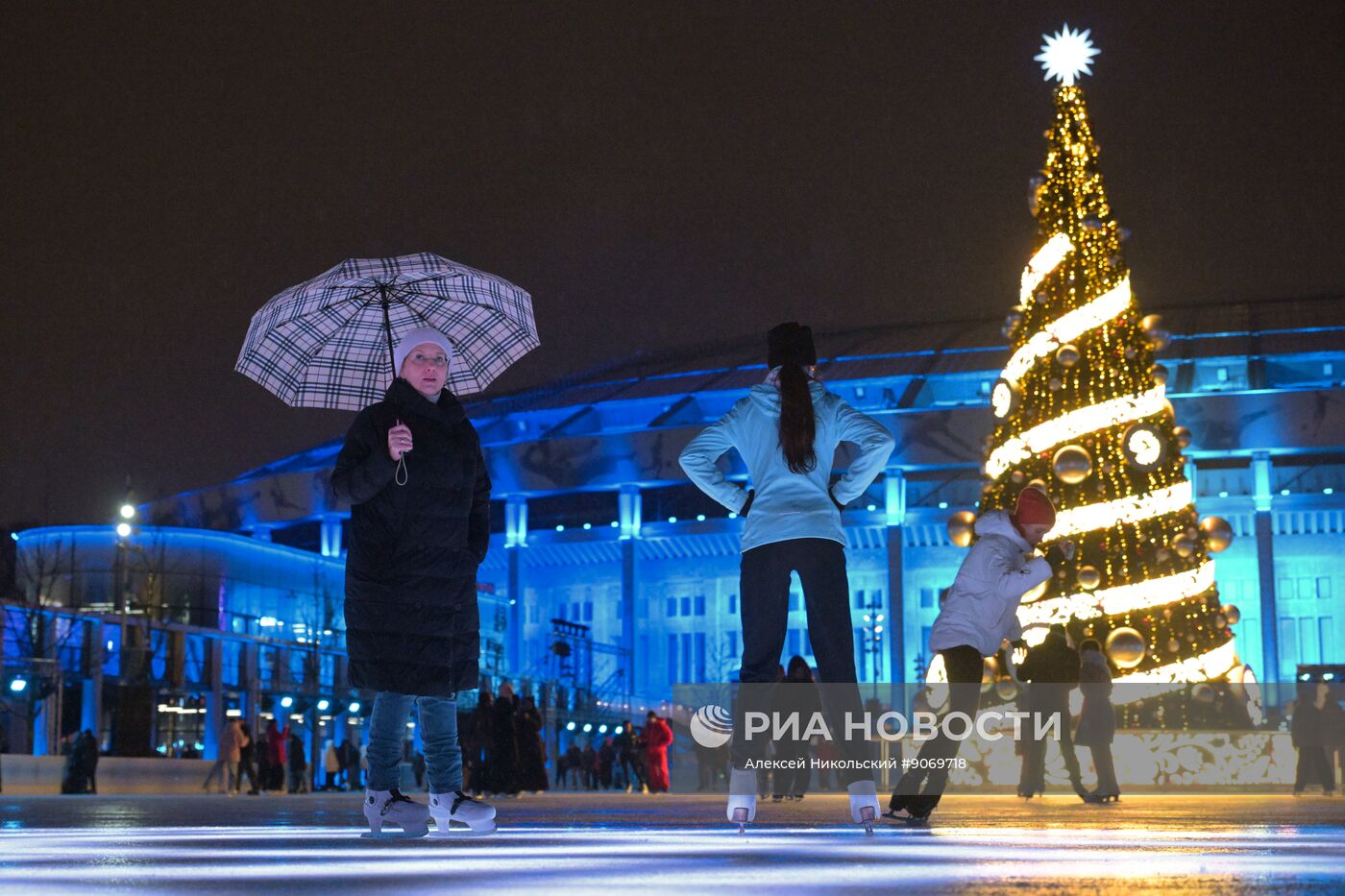 Открытие катка в "Лужниках"