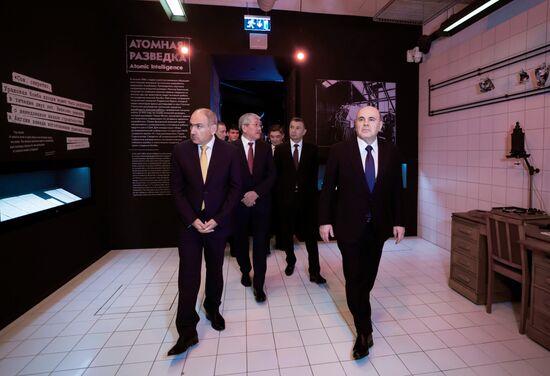 Премьер-министр Михаил Мишустин и главы правительств ЕАЭС посетили экспозицию музея "Атом" на ВДНХ