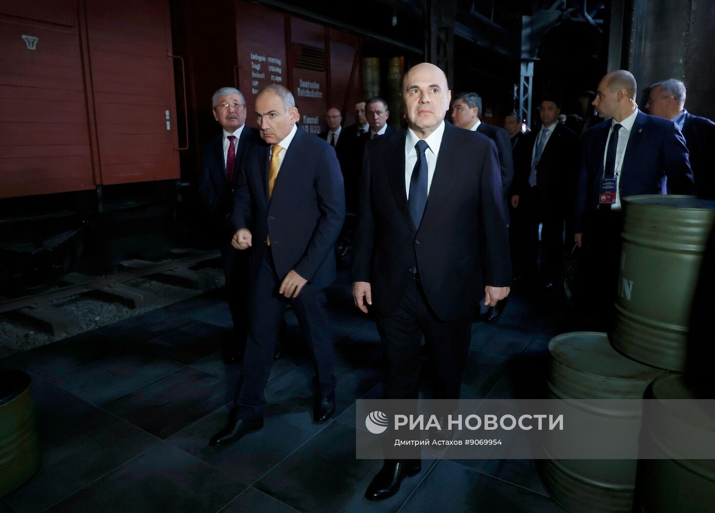 Премьер-министр Михаил Мишустин и главы правительств ЕАЭС посетили экспозицию музея "Атом" на ВДНХ