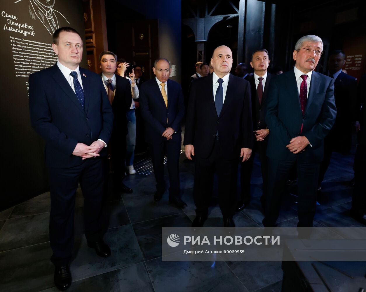 Премьер-министр Михаил Мишустин и главы правительств ЕАЭС посетили экспозицию музея "Атом" на ВДНХ