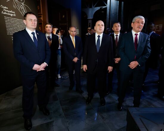 Премьер-министр Михаил Мишустин и главы правительств ЕАЭС посетили экспозицию музея "Атом" на ВДНХ