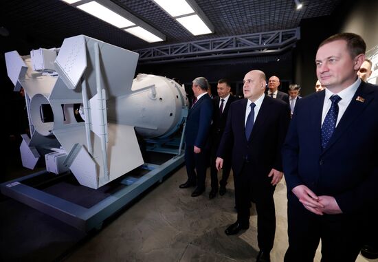 Премьер-министр Михаил Мишустин и главы правительств ЕАЭС посетили экспозицию музея "Атом" на ВДНХ