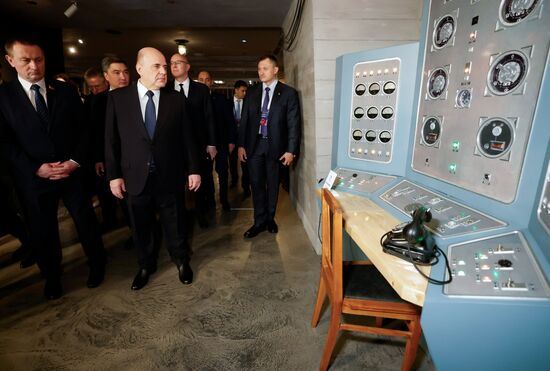 Премьер-министр Михаил Мишустин и главы правительств ЕАЭС посетили экспозицию музея "Атом" на ВДНХ