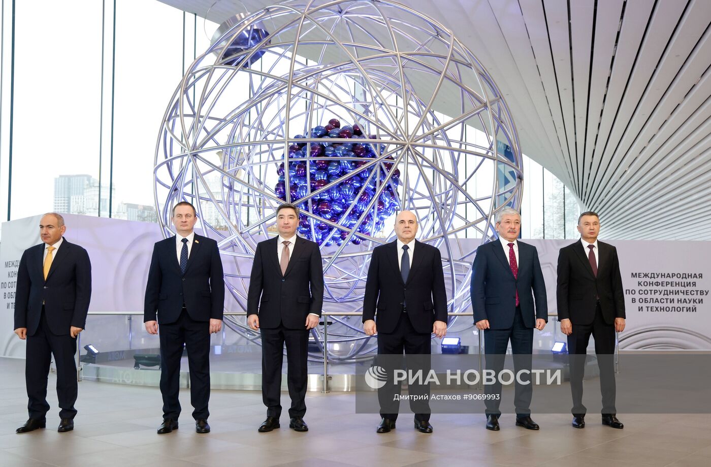 Премьер-министр Михаил Мишустин и главы правительств ЕАЭС посетили экспозицию музея "Атом" на ВДНХ