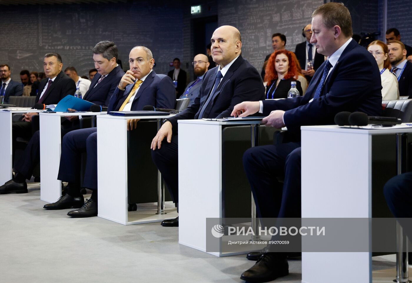 Премьер-министр Михаил Мишустин и главы правительств ЕАЭС посетили экспозицию музея "Атом" на ВДНХ