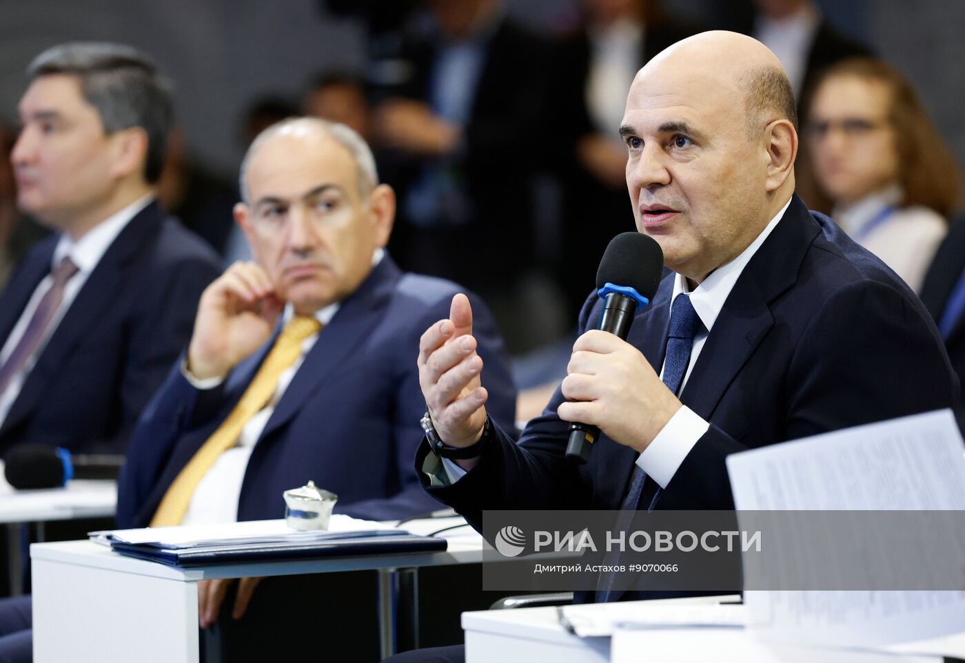 Премьер-министр Михаил Мишустин и главы правительств ЕАЭС посетили экспозицию музея "Атом" на ВДНХ