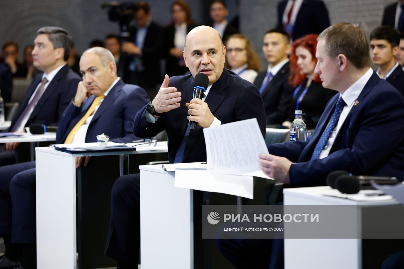 Премьер-министр Михаил Мишустин и главы правительств ЕАЭС посетили экспозицию музея "Атом" на ВДНХ