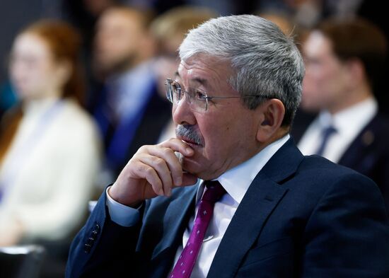 Премьер-министр Михаил Мишустин и главы правительств ЕАЭС посетили экспозицию музея "Атом" на ВДНХ