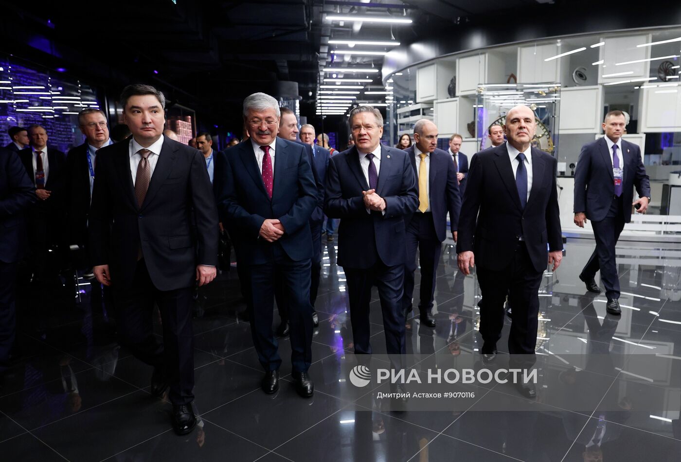 Премьер-министр Михаил Мишустин и главы правительств ЕАЭС посетили экспозицию музея "Атом" на ВДНХ