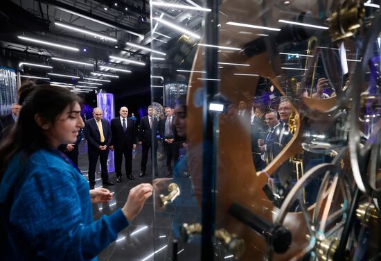 Премьер-министр Михаил Мишустин и главы правительств ЕАЭС посетили экспозицию музея "Атом" на ВДНХ