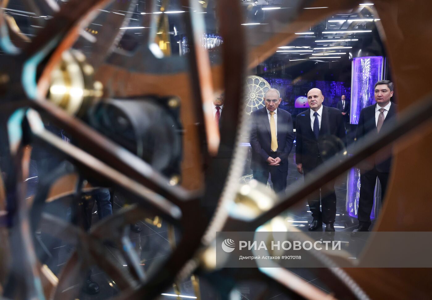 Премьер-министр Михаил Мишустин и главы правительств ЕАЭС посетили экспозицию музея "Атом" на ВДНХ