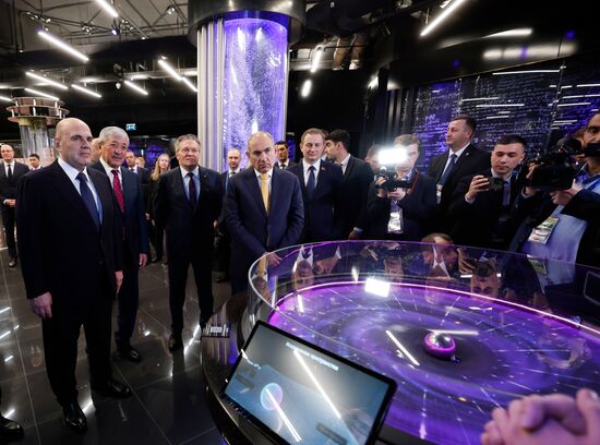 Премьер-министр Михаил Мишустин и главы правительств ЕАЭС посетили экспозицию музея "Атом" на ВДНХ