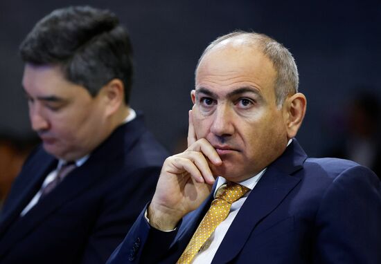 Премьер-министр Михаил Мишустин и главы правительств ЕАЭС посетили экспозицию музея "Атом" на ВДНХ