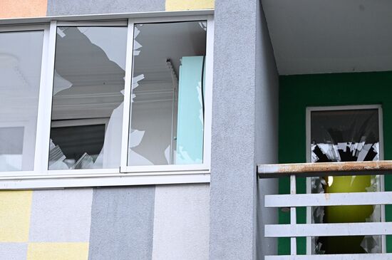 Последствия атаки БПЛА на жилой дом в Твери