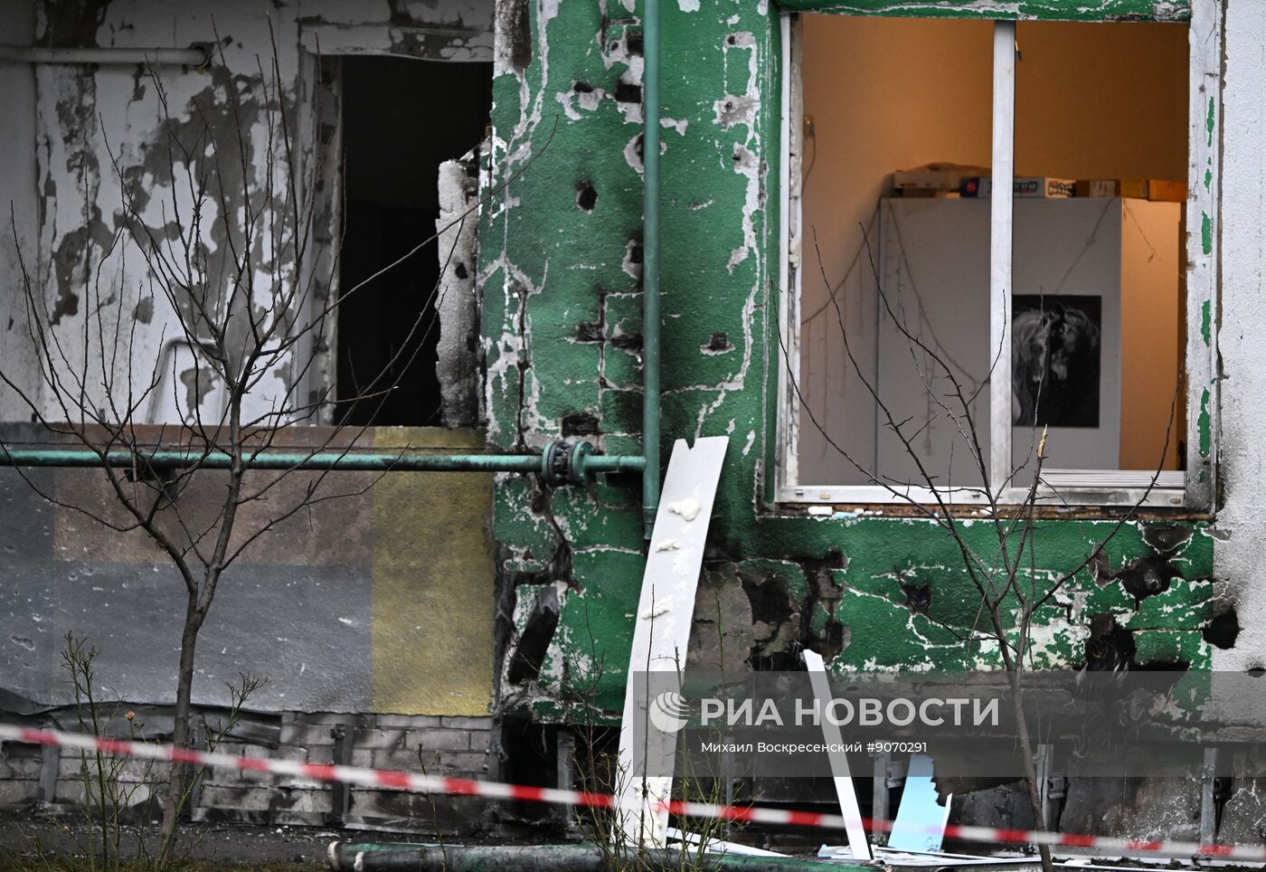 Последствия атаки БПЛА на жилой дом в Твери