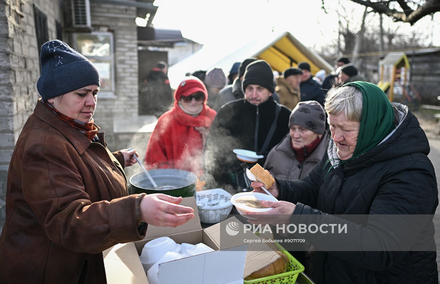 Центр гуманитарной помощи в Лисичанске