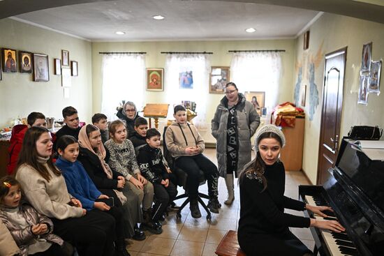 Центр гуманитарной помощи в Лисичанске