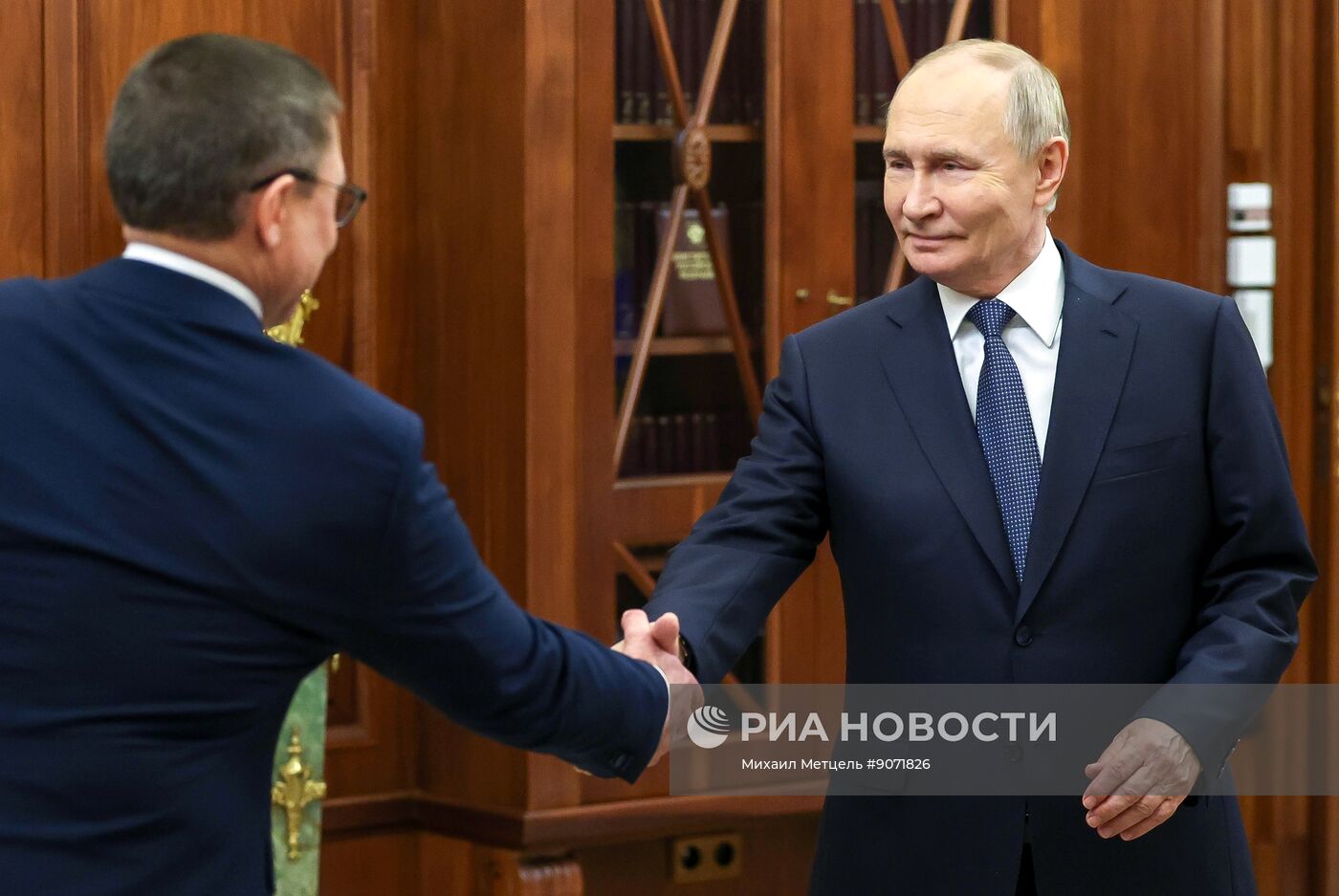 Президент Владимир Путин встретился с секретарем Генерального совета партии "Единая Россия" Владимиром Якушевым