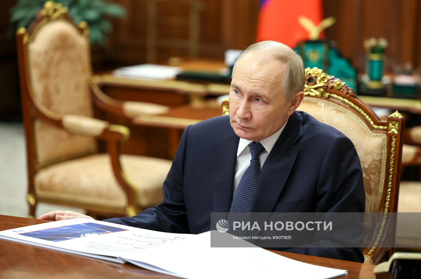 Президент Владимир Путин встретился с секретарем Генерального совета партии "Единая Россия" Владимиром Якушевым