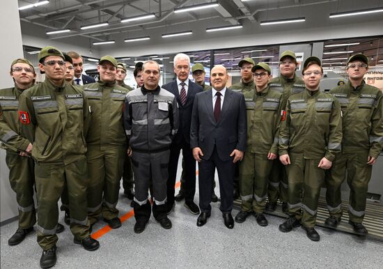 Премьер-министр Михаил Мишустин посетил Центр практической подготовки для машиностроения в Москве