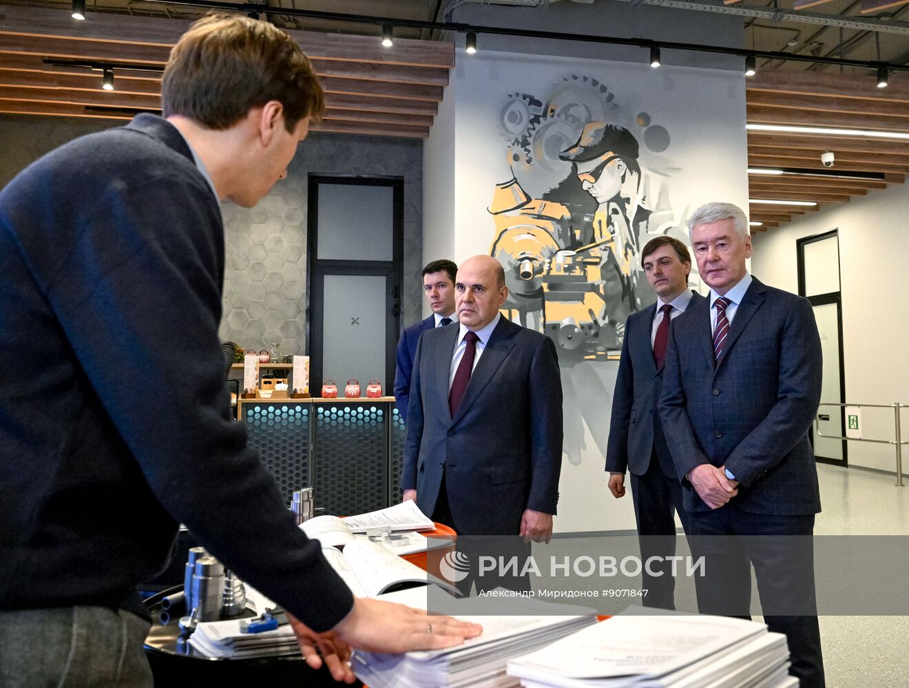 Премьер-министр Михаил Мишустин посетил Центр практической подготовки для машиностроения в Москве