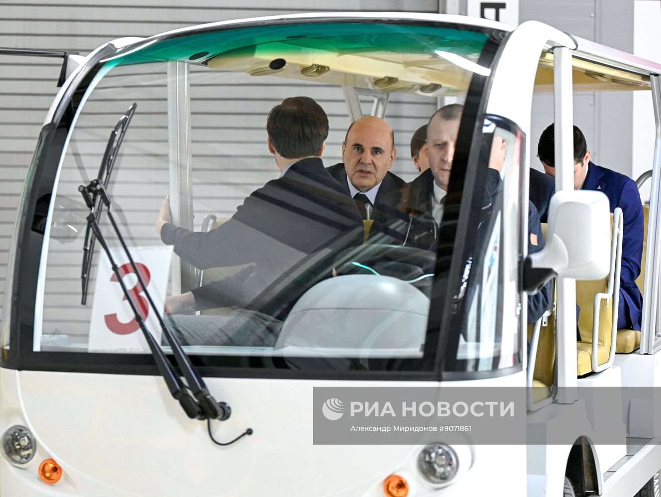 Премьер-министр Михаил Мишустин посетил Центр практической подготовки для машиностроения в Москве