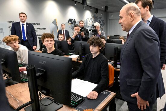 Премьер-министр Михаил Мишустин посетил Центр практической подготовки для машиностроения в Москве