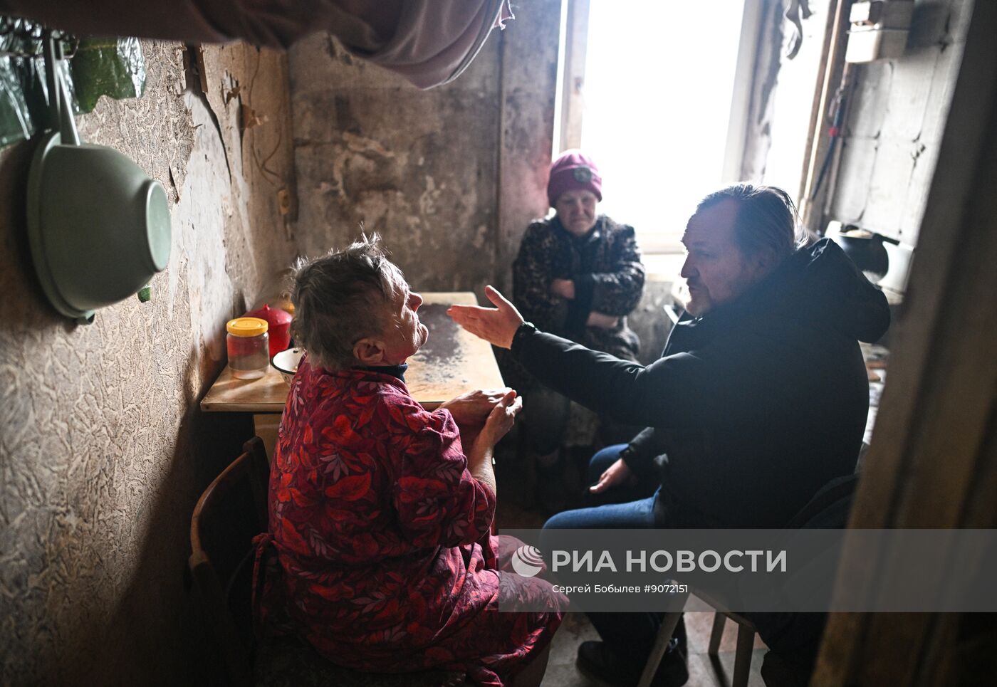 Центр гуманитарной помощи в Лисичанске