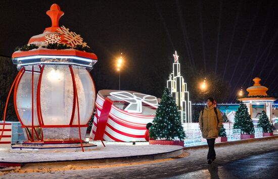 Предновогоднее украшение Москвы 