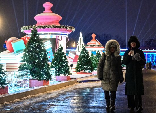 Предновогоднее украшение Москвы 