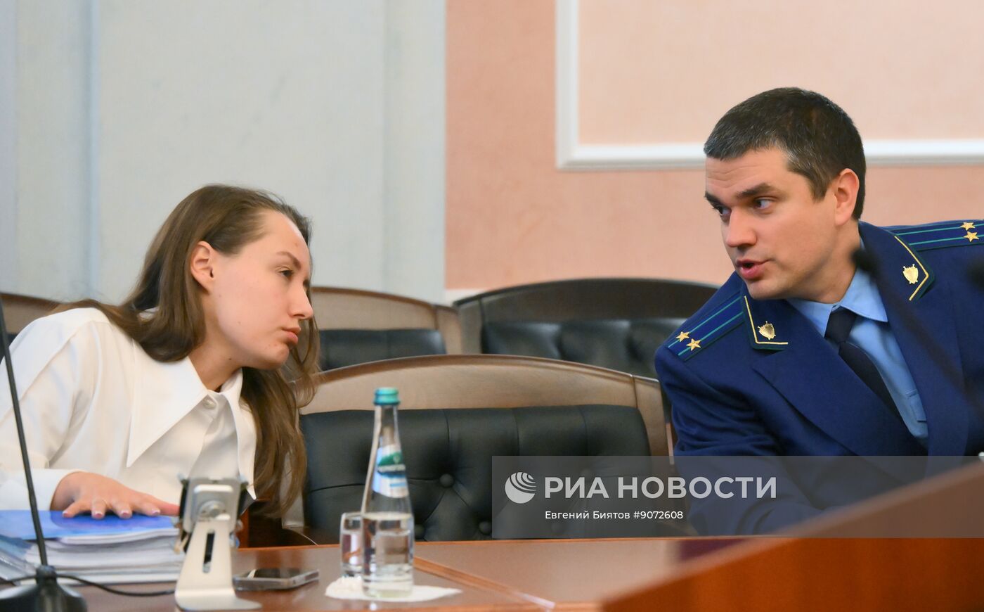 Рассмотрение жалобы  по делу о квартире певицы Долиной