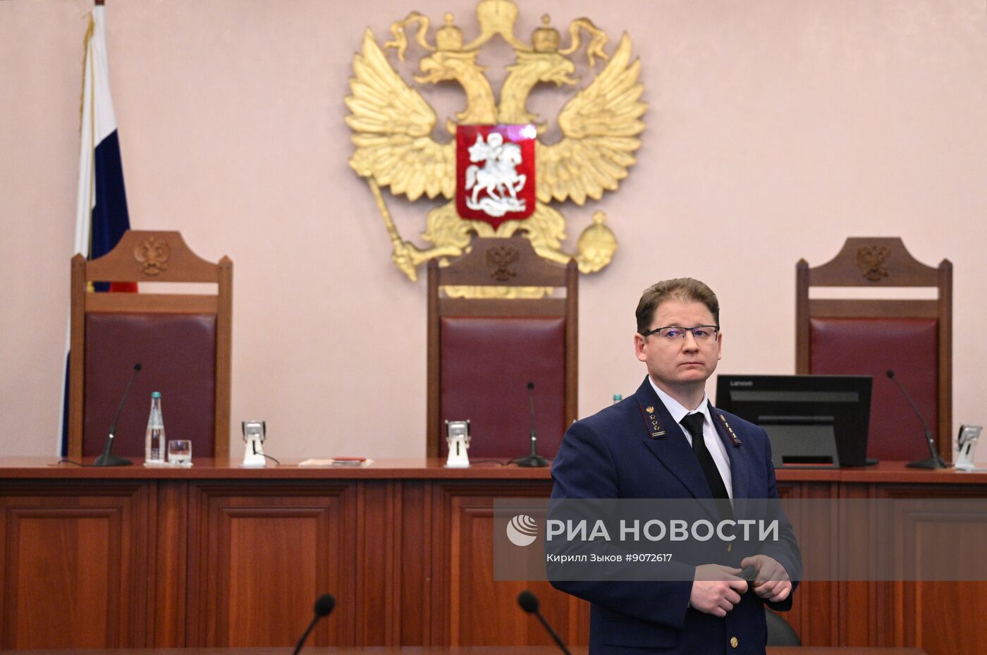 Рассмотрение жалобы по делу о квартире певицы Долиной