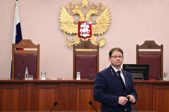 Рассмотрение жалобы по делу о квартире певицы Долиной