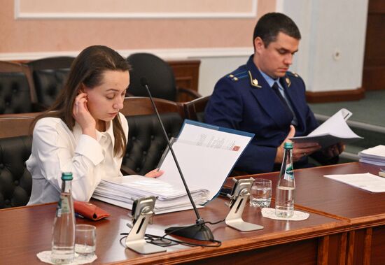 Рассмотрение жалобы  по делу о квартире певицы Долиной