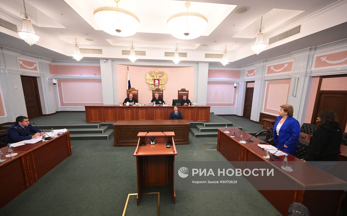 Рассмотрение жалобы по делу о квартире певицы Долиной