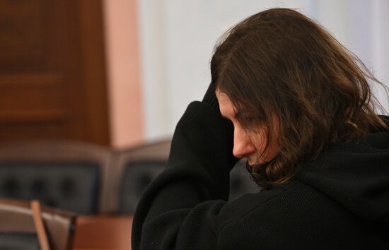 Рассмотрение жалобы  по делу о квартире певицы Долиной