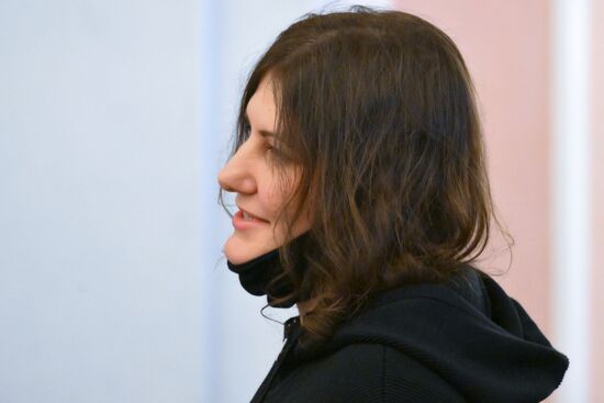 Рассмотрение жалобы  по делу о квартире певицы Долиной