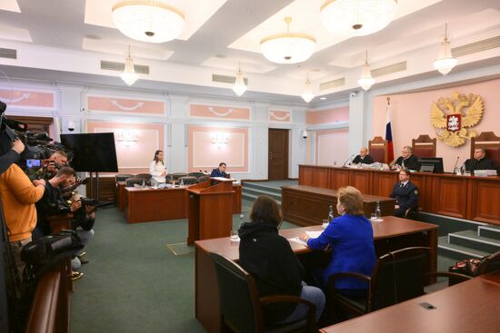 Рассмотрение жалобы  по делу о квартире певицы Долиной