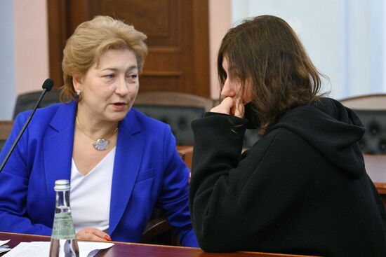 Рассмотрение жалобы  по делу о квартире певицы Долиной