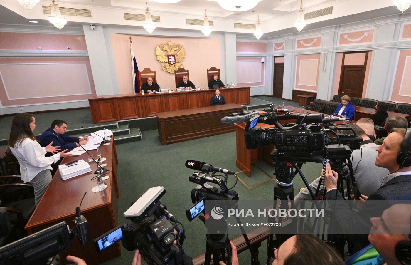 Рассмотрение жалобы по делу о квартире певицы Долиной