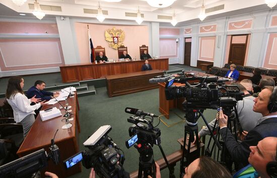 Рассмотрение жалобы по делу о квартире певицы Долиной