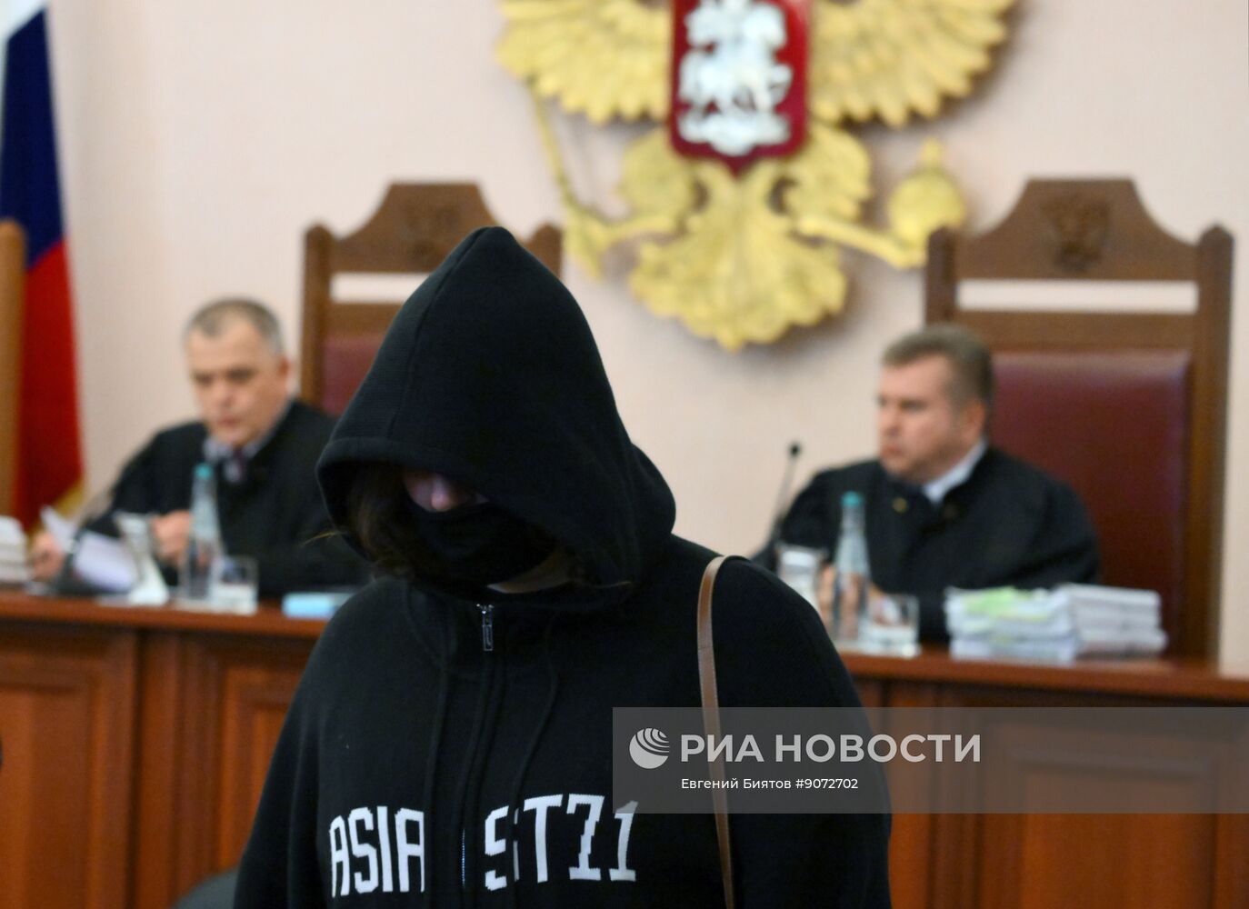 Рассмотрение жалобы по делу о квартире певицы Долиной