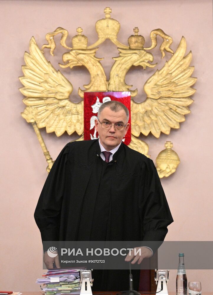 Рассмотрение жалобы  по делу о квартире певицы Долиной