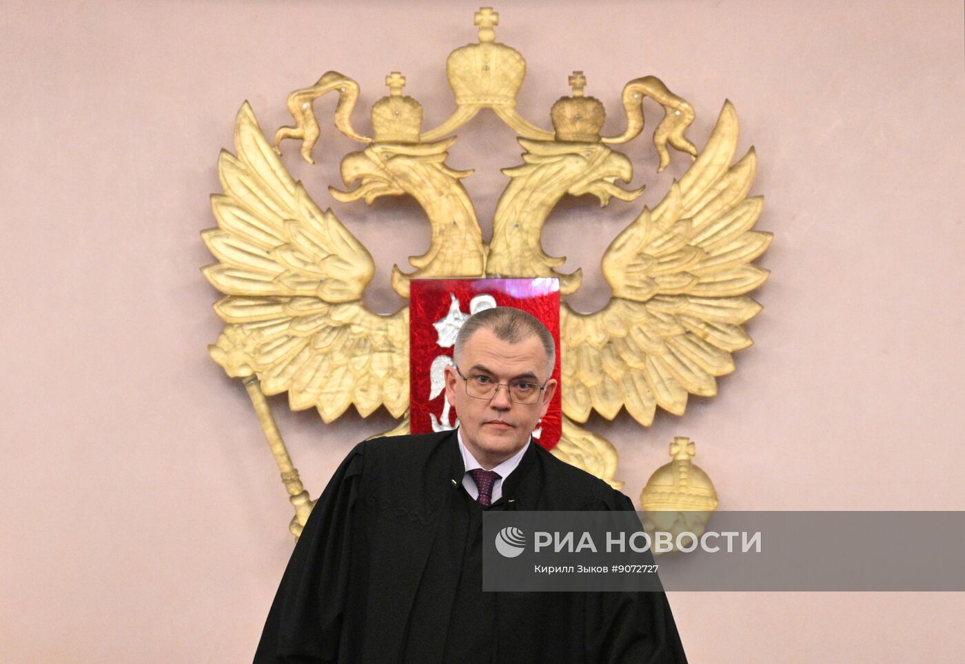 Рассмотрение жалобы по делу о квартире певицы Долиной