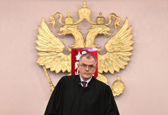 Рассмотрение жалобы  по делу о квартире певицы Долиной