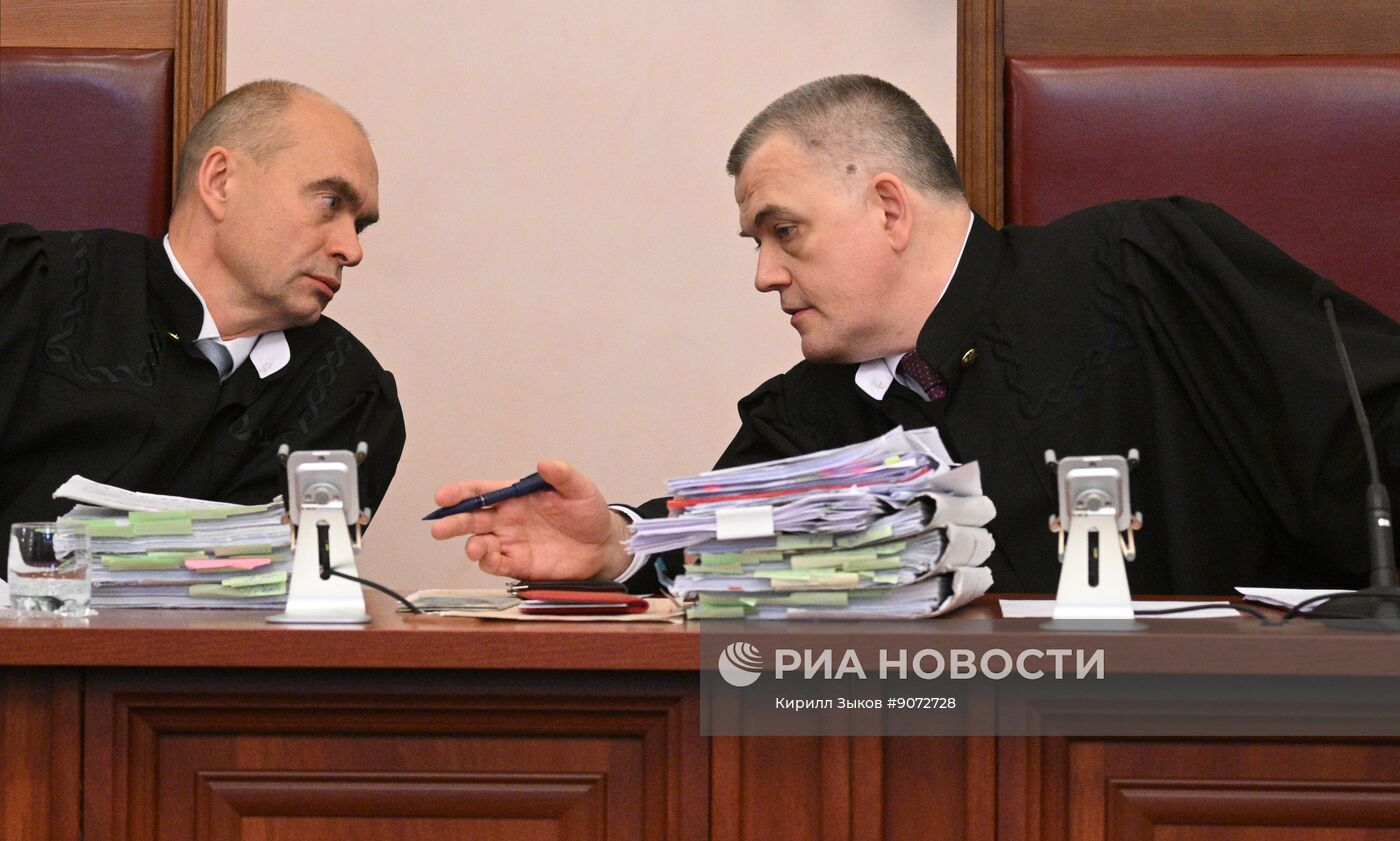 Рассмотрение жалобы  по делу о квартире певицы Долиной