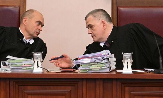 Рассмотрение жалобы  по делу о квартире певицы Долиной